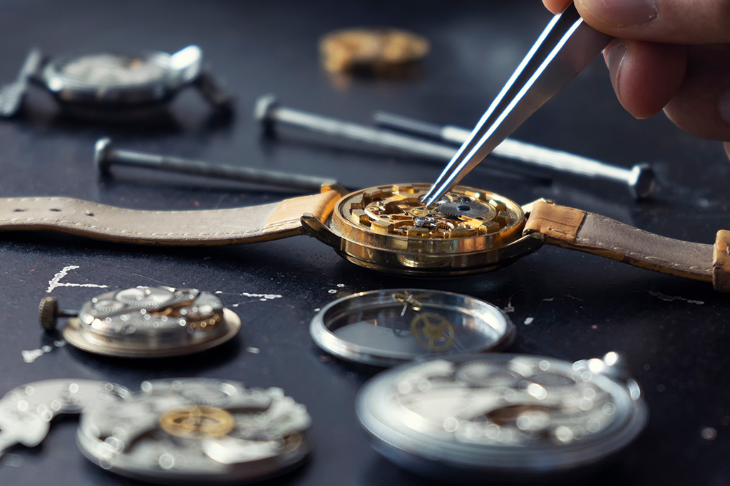 At understrege historie Uden for An Experienced Professional For Your Rolex Watch Repair | Denver, CO